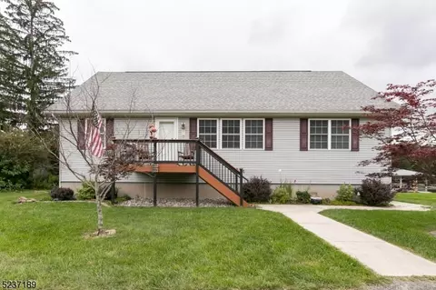 4 Riverview Ave, Knowlton Twp, NJ 07832