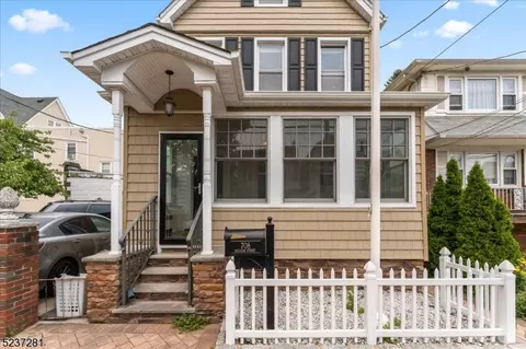 708 William St, Harrison, NJ 07029