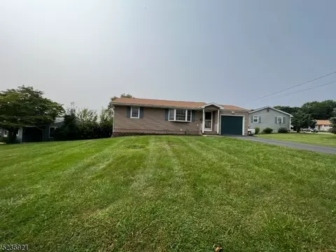 182 Center Rd, Phillipsburg, NJ 08865