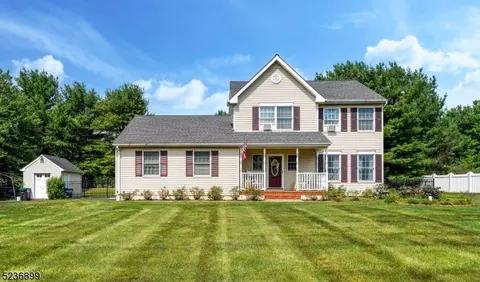 795 Strykers Rd, Phillipsburg, NJ 08865