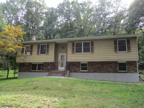250 Rockport Rd, Mansfield Twp, NJ 07865