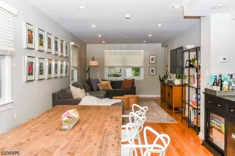 9 Summit Dr, Wayne, NJ 07470 photo 8