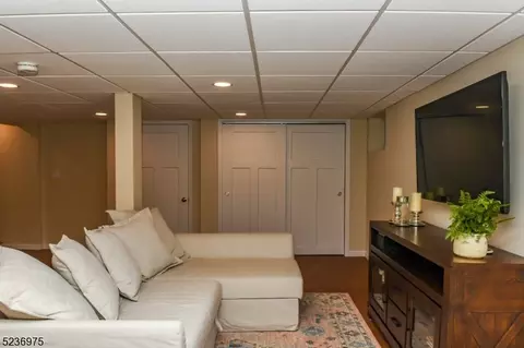 9 Summit Dr, Wayne, NJ 07470 photo 23