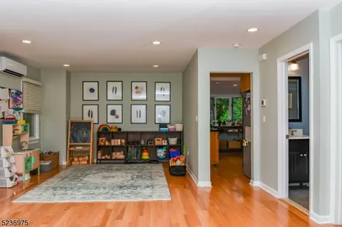 9 Summit Dr, Wayne, NJ 07470 photo 11