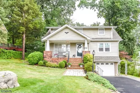 9 Summit Dr, Wayne, NJ 07470 photo 2