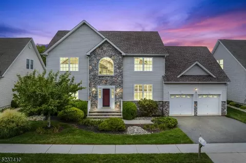 17 Shippen Ct, Flemington, NJ 08822