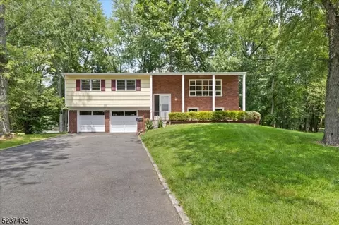 229 River Bend Rd, Berkeley Heights, NJ 07922
