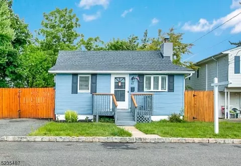 62 Nokomis Ave, Parsippany-troy Hills Twp, NJ 07034