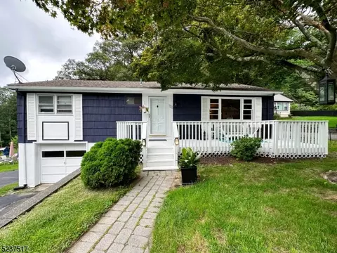 122 Valley View Dr, Rockaway, NJ 07866