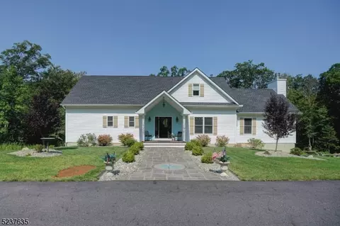 62 Leslie Dr, West Milford, NJ 07480