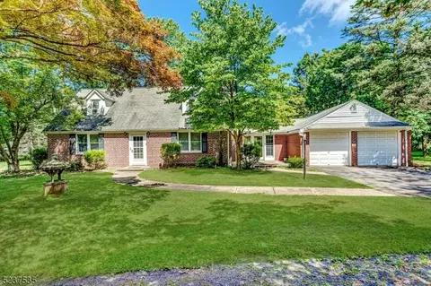 43 Ferguson Rd, Warren, NJ 07059