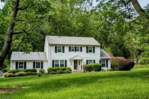 21 Floral Rd, Flemington, NJ 08822
