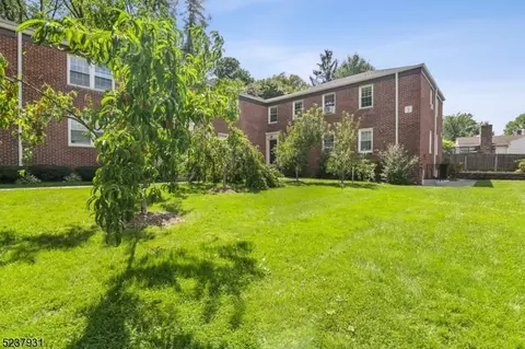 390 Morris Ave #30, Summit, NJ 07901
