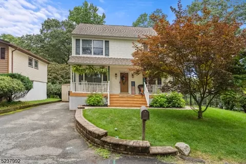 6 Sioux Ave, Rockaway, NJ 07866
