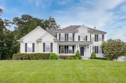 20 Sussex Ln, East Windsor Twp, NJ 08520