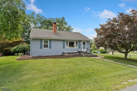 14 Hillside Ter, Branchville, NJ 07826