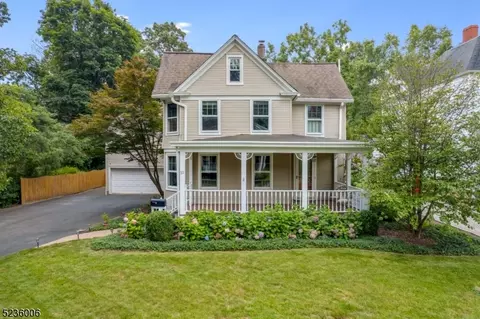 11 Dobbs St, Bernardsville, NJ 07924