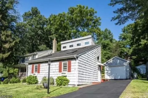 95 Mulberry St, Hamburg, NJ 07419