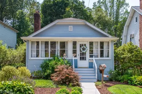 81 Coeyman Ave, Nutley, NJ 07110