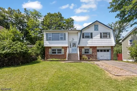 18 Tobyhanna Trl, Hopatcong, NJ 07843
