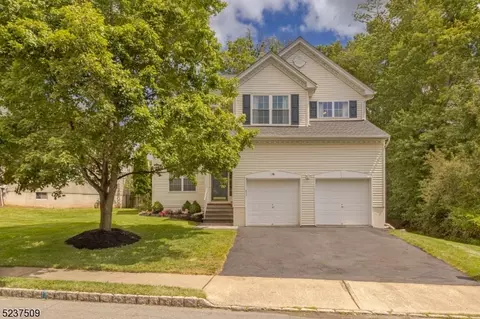 16 Woodward Dr, Bridgewater, NJ 08807