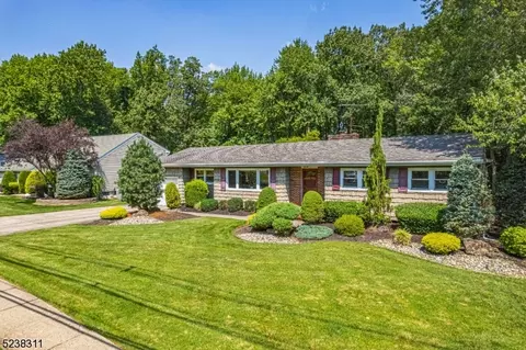 111 Livingston Ave, Edison, NJ 08820