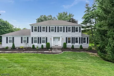 9 Hunt Ct, Flemington, NJ 08822