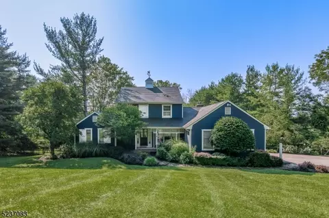 29 E Fox Chase Rd, Chester Twp, NJ 07930