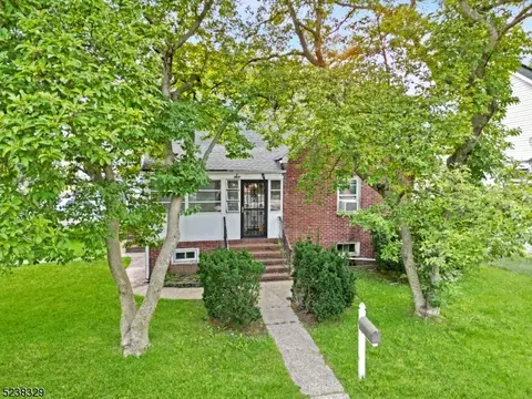 624 Drake Ave, Roselle, NJ 07203