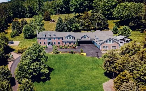 208 Bear Creek Rd, Allamuchy Twp, NJ 07821