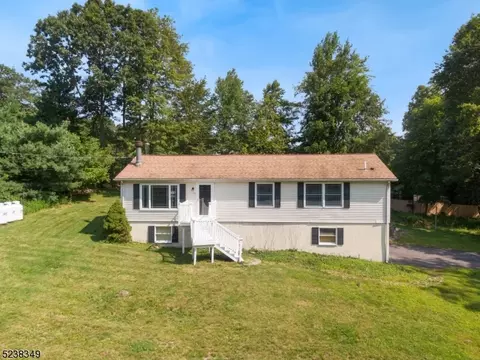 78 Hickory Rd, Vernon Twp, NJ 07422