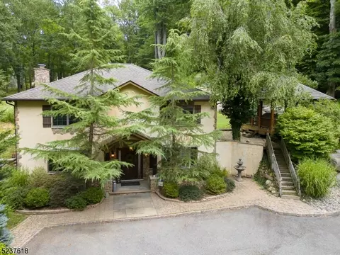 48 Openaki Rd, Randolph, NJ 07869