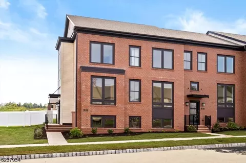 10 Juniper St, Skillman, NJ 08558