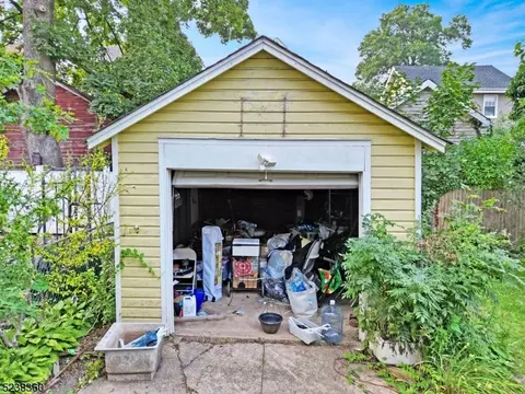 437 E 4th Ave, Roselle, NJ 07203 photo 12