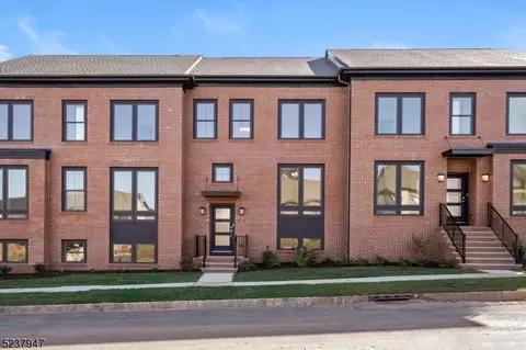 12 Juniper St, Skillman, NJ 08558