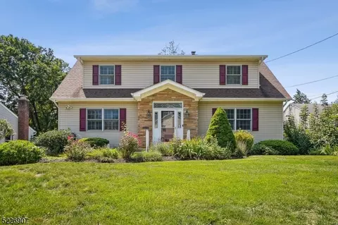 89 Riverside Dr, Denville, NJ 07834