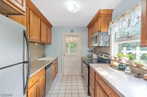 2 Shore Rd, Wayne, NJ 07470 photo 11