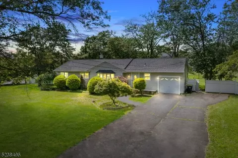 18 Steinmetz Rd, Hillsborough, NJ 08844