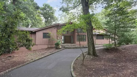 182 Deer Run, Watchung, NJ 07069