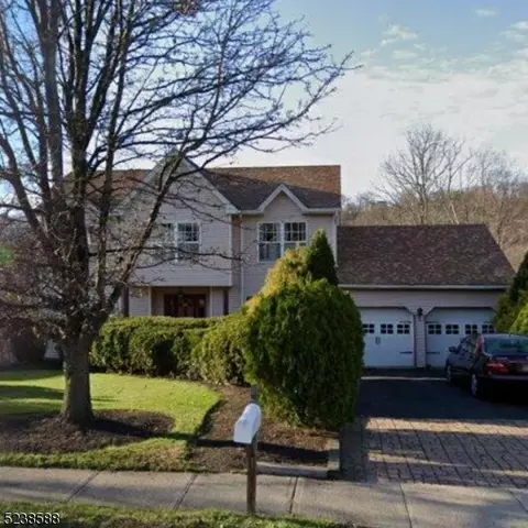 26 Fernwood Rd, Rockaway, NJ 07866