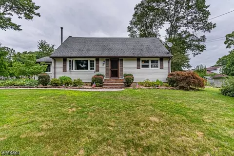 16 Yuma Trl, Jefferson, NJ 07438