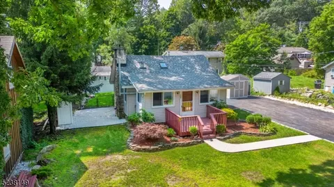 205 Winetka Rd, Highland Lakes, NJ 07422