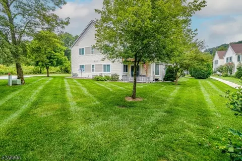 91 Falcon Ridge Way #91, Hamburg, NJ 07419