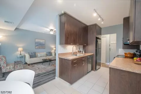 452 River Rd #G, Nutley, NJ 07110 photo 8