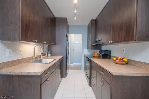 452 River Rd #G, Nutley, NJ 07110 photo 6