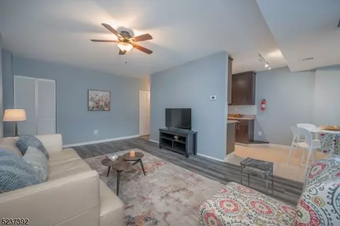 452 River Rd #G, Nutley, NJ 07110 photo 4