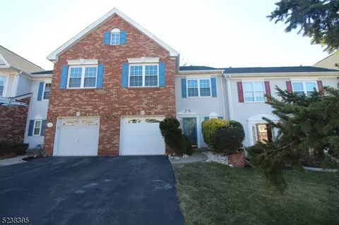 129 Topaz Dr, Franklin Park, NJ 08823
