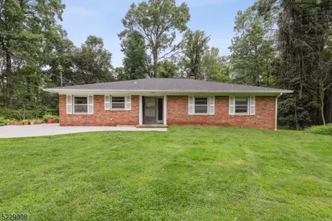 144 Stanie Glen Rd, Watchung, NJ 07069