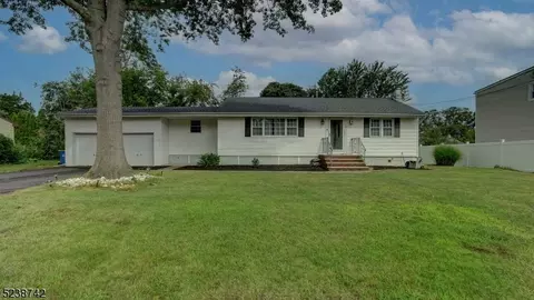158 Hillcrest Ave, East Franklin, NJ 08873