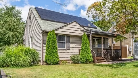 25 Ovington Ave, Edison, NJ 08817
